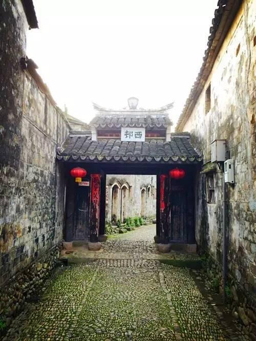 冷知识分享平台-农村俗语“大门若朝西,寒夏受人欺”,究竟是什么意思?,揭秘你不知道的世界